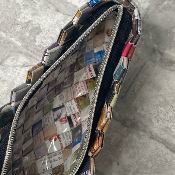 SOLD | NWT RARE Vintage NAHUI OLLIN Ollin Arm Candy Wrapper Clutch Purse - Picture 9 of 10